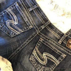 Suki Silver Jeans 33/30. Plus size!